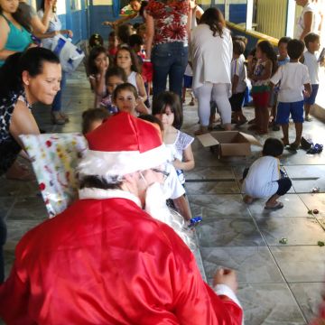 Natal em creches carentes - Itajaí - 2013